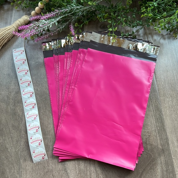 📦3/$20 - 20 - 6”x9” hot pink poly mailers + FREE stickers - Picture 2 of 4